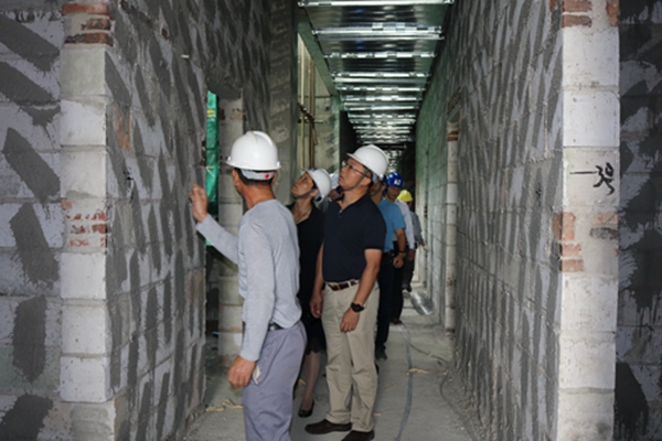 副本3、市委书记谢超武实地查看工程质量.jpg
